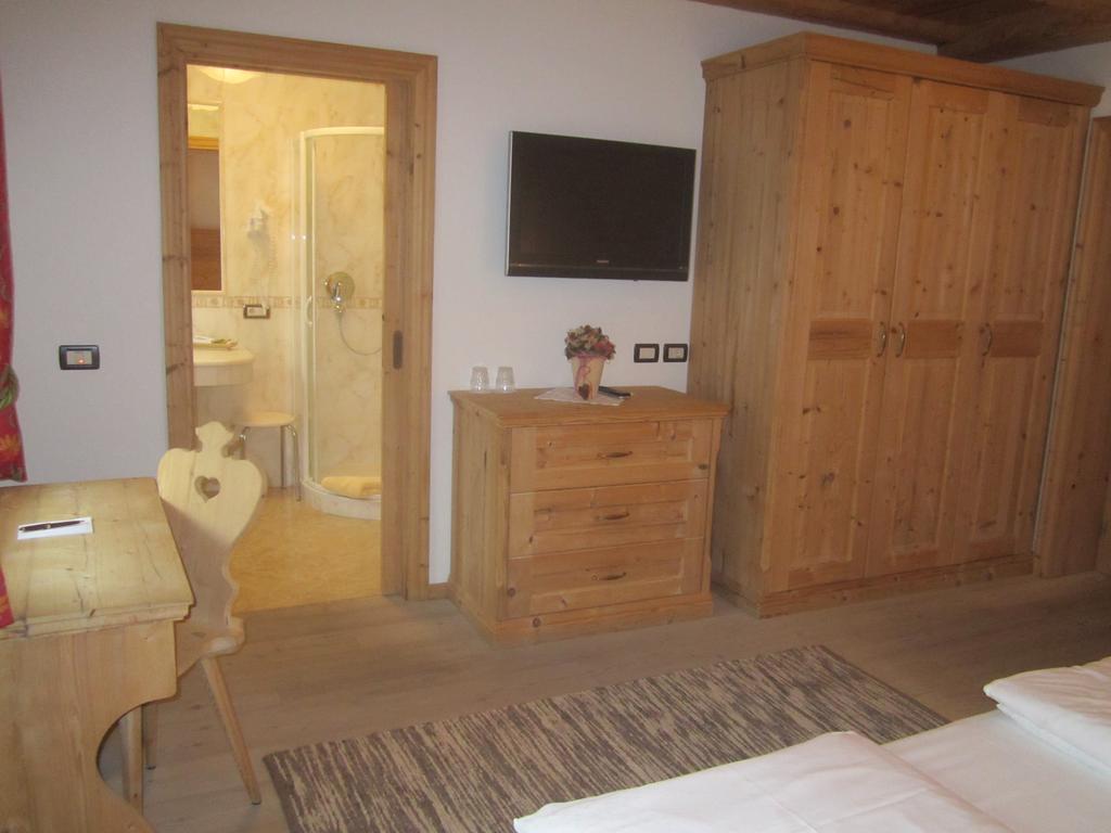 Hotel Corona Krone Σέλβα ντι Βαλ Γκαρντένα Δωμάτιο φωτογραφία