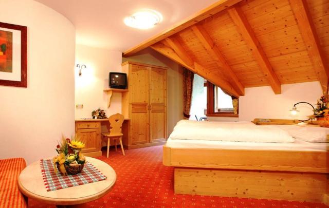 Hotel Corona Krone Σέλβα ντι Βαλ Γκαρντένα Εξωτερικό φωτογραφία