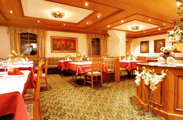 Hotel Corona Krone Σέλβα ντι Βαλ Γκαρντένα Εξωτερικό φωτογραφία