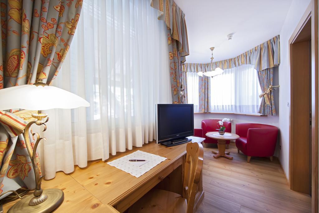 Hotel Corona Krone Σέλβα ντι Βαλ Γκαρντένα Εξωτερικό φωτογραφία