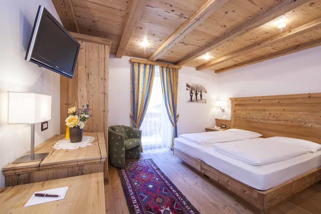 Hotel Corona Krone Σέλβα ντι Βαλ Γκαρντένα Δωμάτιο φωτογραφία