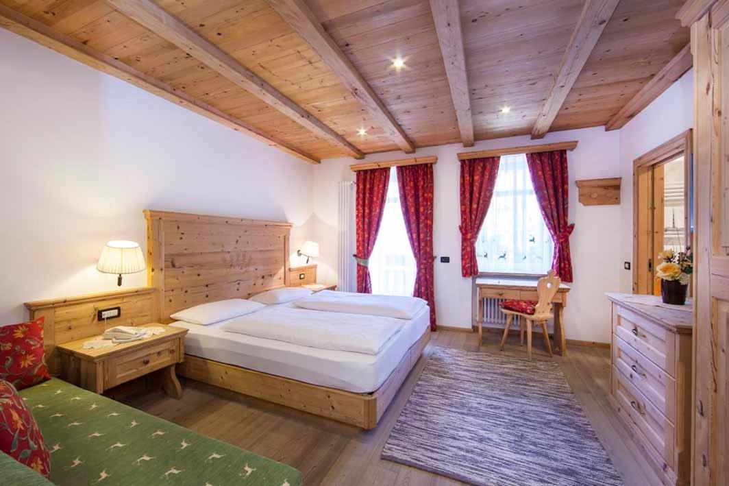 Hotel Corona Krone Σέλβα ντι Βαλ Γκαρντένα Εξωτερικό φωτογραφία